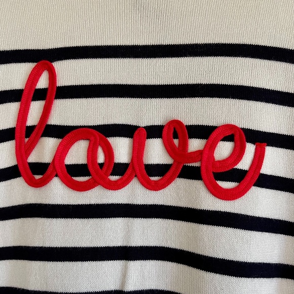 ๐ Ladies lightweight Sweater with the words LOVE ๐ NWT - Picture 5 of 10